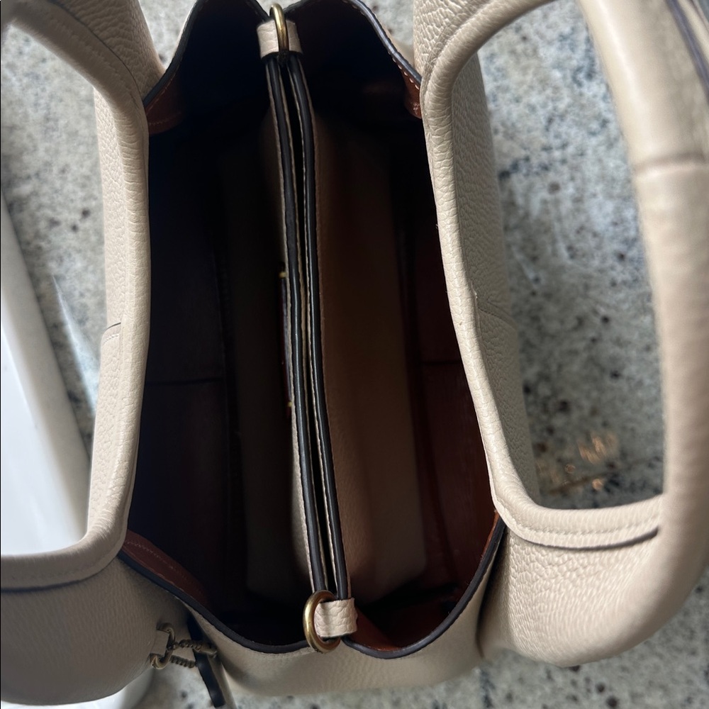 Coach Lana 23 Bag - Ivory with gold/brass hardware - Picture 7 of 12